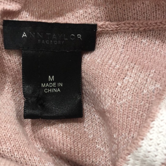 Ann Taylor Floral mock neck top size M - Picture 6 of 9